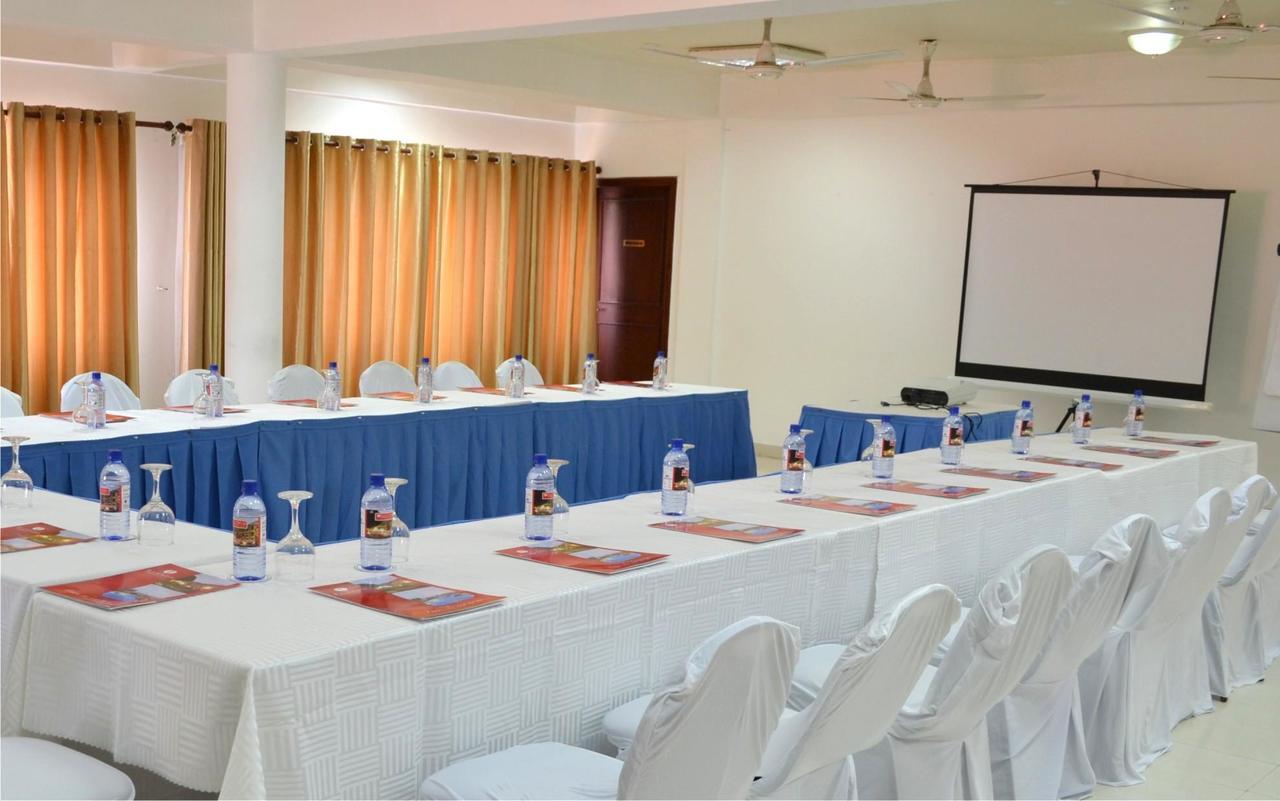 Ramada Resort Accra Bagian luar foto