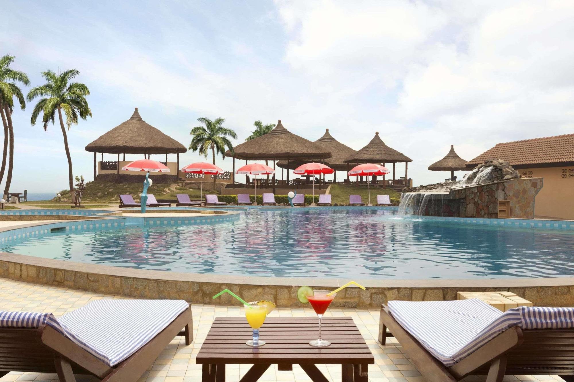 Ramada Resort Accra Bagian luar foto
